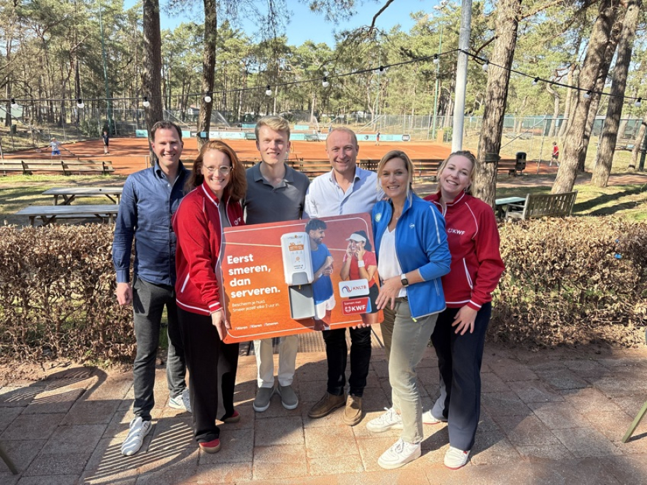 Dispenser met gratis zonnebrandcr&egrave;me
